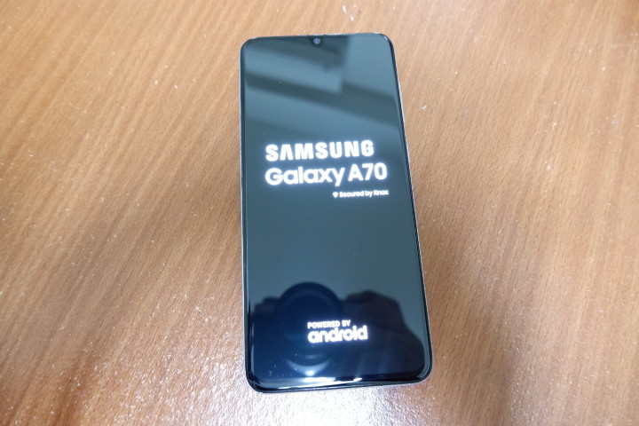 你會想知道的samsung Galaxy A70 效能 拍照 遊戲 都在這裡面 急速領域 傳說對決 王者榮耀 開箱 評價 規格 手機品牌新聞 Eprice 比價王